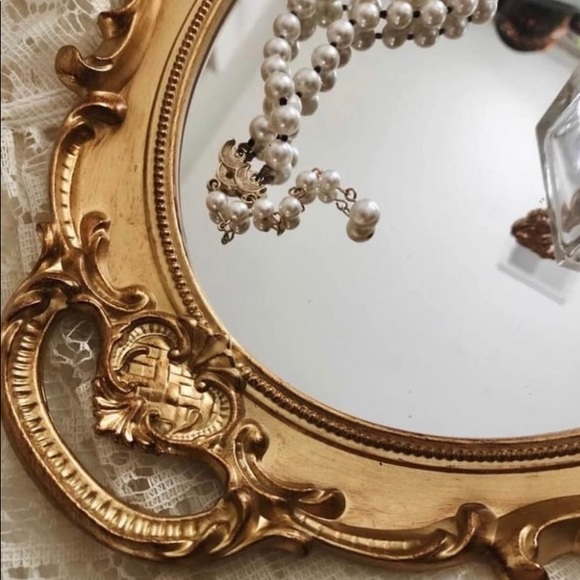 COPY - Ornate Wall Vintage Mirror/ Tray - Picture 2 of 6